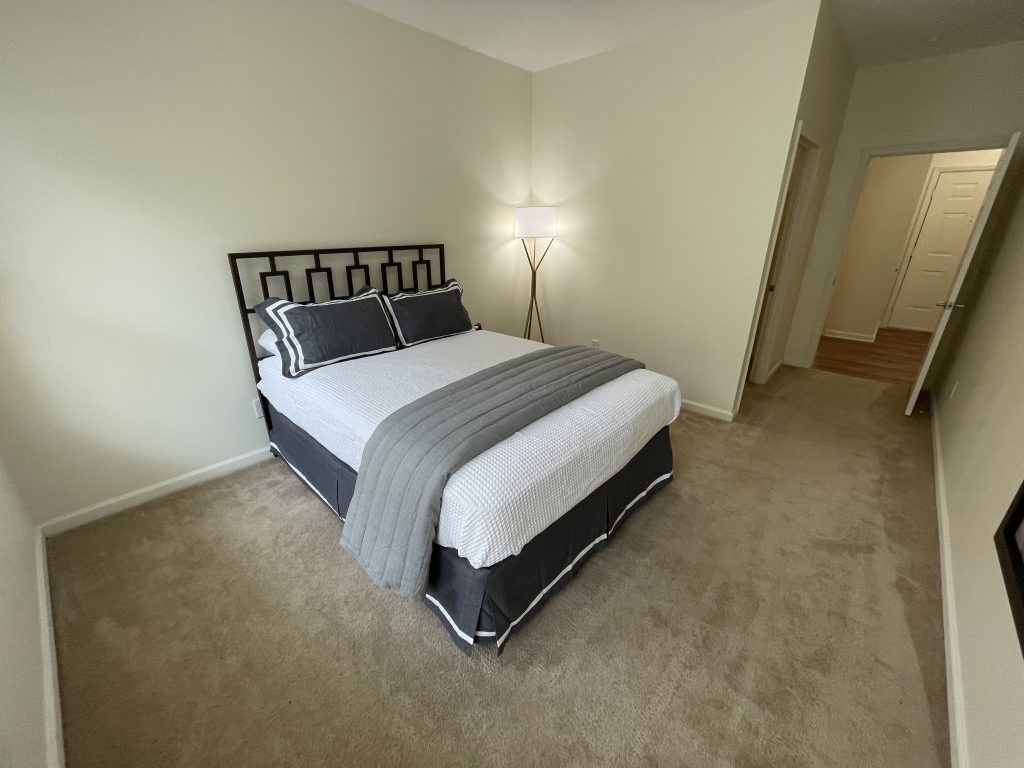 1 Bedroom - 1 Bathroom